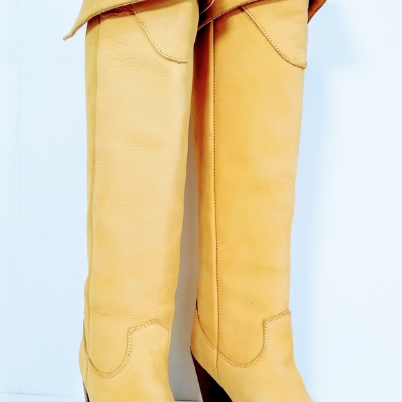 Gorgeous cream colored Zodiac boots! - Picture 5 of 7